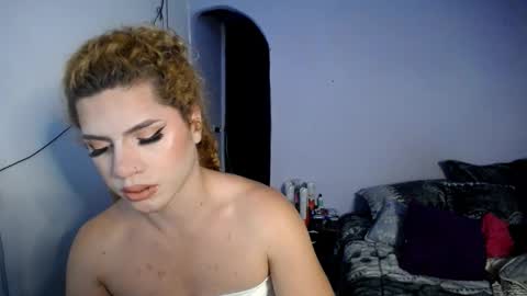 Snapshot of violet_hyuga chatting on 09/09/25, 04:01 violet_hyuga online show from 09/09/25, 04:01