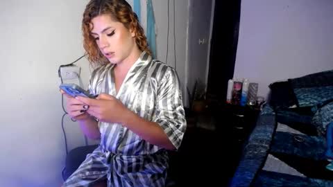 Snapshot of violet_hyuga chatting on 09/19/25, 03:52 violet_hyuga online show from 09/19/25, 03:52