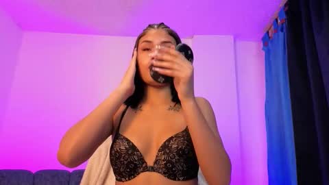 violet_jhonson online show from 11/15/25, 12:45