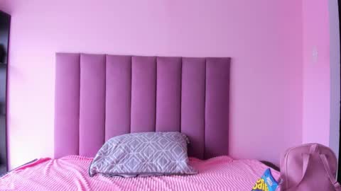 violet online show from 09/29/25, 02:00