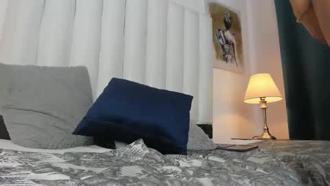 Snapshot of violet_queen2 chatting on 03/22/26, 06:55 Mary online show from 03/22/26, 06:55