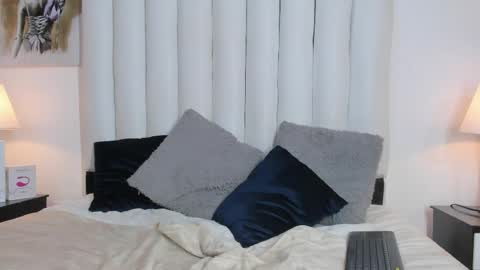 Snapshot of violet_queen2 chatting on 04/16/26, 09:39 Mary online show from 04/16/26, 09:39