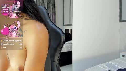 Snapshot of violet_rost chatting on 01/29/25, 05:13  Violet  online show from 01/29/25, 05:13