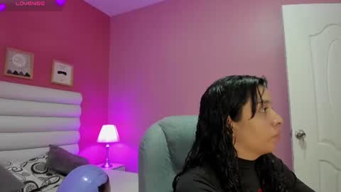 Snapshot of violet_sinclair chatting on 06/21/26, 11:02 violet_sinclair online show from 06/21/26, 11:02