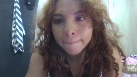 Snapshot of violet_smmithh chatting on 06/14/26, 02:24 Violet online show from 06/14/26, 02:24