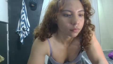 Snapshot of violet_smmithh chatting on 06/27/26, 03:11 Violet online show from 06/27/26, 03:11