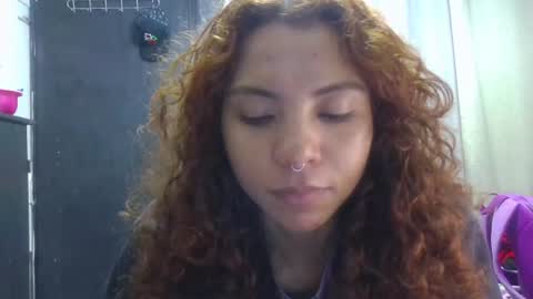 Snapshot of violet_smmithh chatting on 07/16/26, 02:06 Violet online show from 07/16/26, 02:06