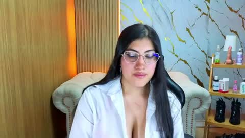 Snapshot of violet_tf chatting on 07/01/26, 08:30 Violet online show from 07/01/26, 08:30