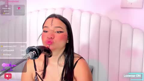 Violet online show from 11/23/25, 12:05