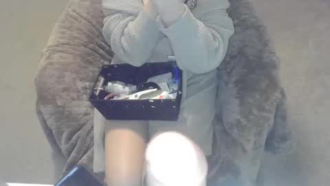 violet_winter97 online show from 12/24/24, 03:16