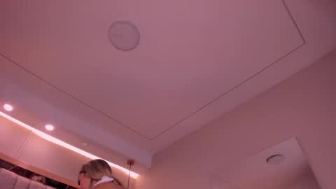 Snapshot of violeta_abel chatting on 09/10/25, 11:21 Violeta  online show from 09/10/25, 11:21