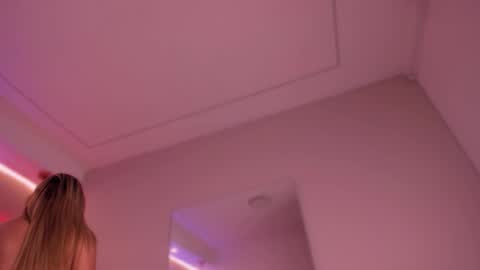 Snapshot of violeta_abel chatting on 09/28/25, 10:20 Violeta  online show from 09/28/25, 10:20