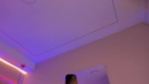 Snapshot of violeta_abel chatting on 10/20/25, 11:10 Violeta  online show from 10/20/25, 11:10