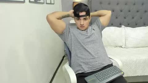 VIOLETA AND MAXX online show from 12/18/25, 12:27