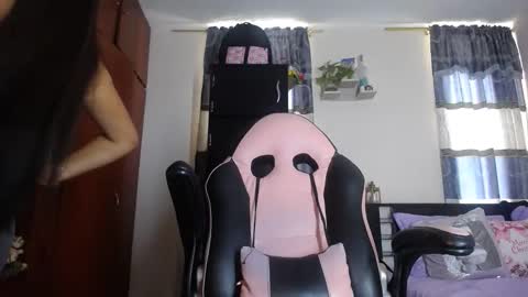 violeta.. online show from 11/30/25, 04:22