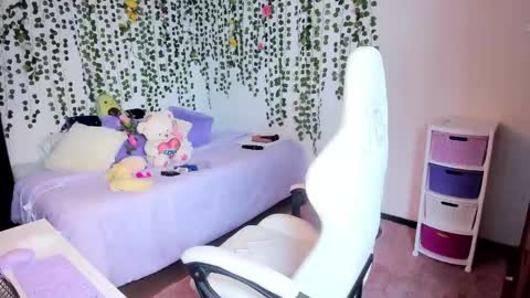 Snapshot of violeta_milleer chatting on 12/04/24, 02:26 Violeta online show from 12/04/24, 02:26