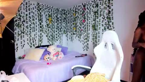 Snapshot of violeta_milleer chatting on 12/06/24, 03:00 Violeta online show from 12/06/24, 03:00