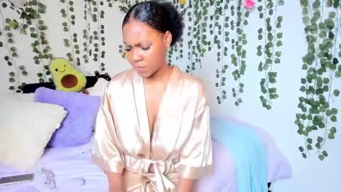 Snapshot of violeta_milleer chatting on 01/31/25, 02:28 Violeta online show from 01/31/25, 02:28