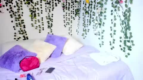 Snapshot of violeta_milleer chatting on 02/03/25, 02:34 Violeta online show from 02/03/25, 02:34