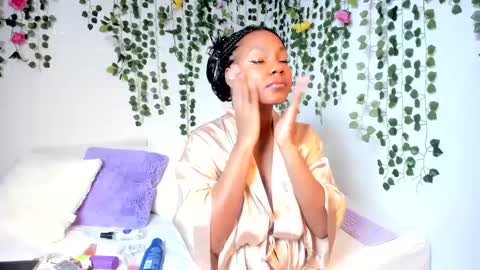 Snapshot of violeta_milleer chatting on 03/07/25, 02:23 Violeta online show from 03/07/25, 02:23