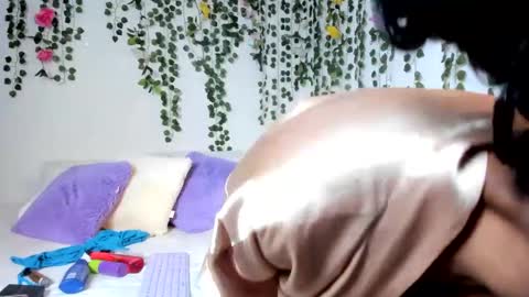 Snapshot of violeta_milleer chatting on 03/10/25, 02:37 Violeta online show from 03/10/25, 02:37