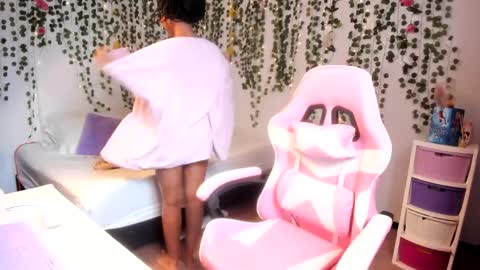 Snapshot of violeta_milleer chatting on 10/03/25, 03:42 Violeta online show from 10/03/25, 03:42