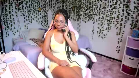 Snapshot of violeta_milleer chatting on 11/08/25, 03:45 Violeta online show from 11/08/25, 03:45