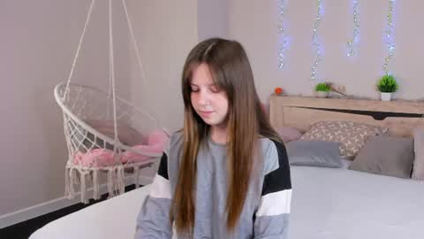 Snapshot of violeta_paul chatting on 06/25/26, 09:14 Violeta online show from 06/25/26, 09:14
