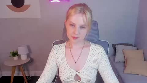Snapshot of violeta_paul chatting on 07/21/26, 12:57 Violeta online show from 07/21/26, 12:57
