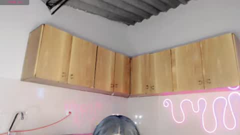 violeta_r_01 online show from 06/18/26, 04:46