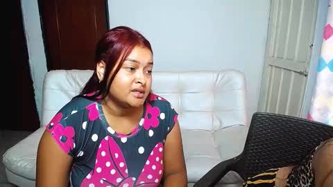 Snapshot of violeta_rouses chatting on 03/25/26, 04:02 violeta_rouses online show from 03/25/26, 04:02