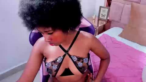 Snapshot of violeta_ruizz chatting on 11/17/25, 01:39 Violeta Ruiz online show from 11/17/25, 01:39