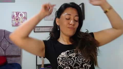 Snapshot of violeta_scott_ chatting on 03/18/26, 03:37 violeta_scott_ online show from 03/18/26, 03:37
