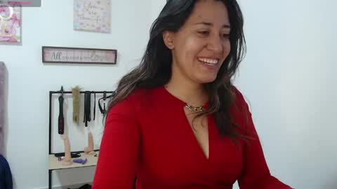 Snapshot of violeta_scott_ chatting on 03/23/26, 01:37 violeta_scott_ online show from 03/23/26, 01:37