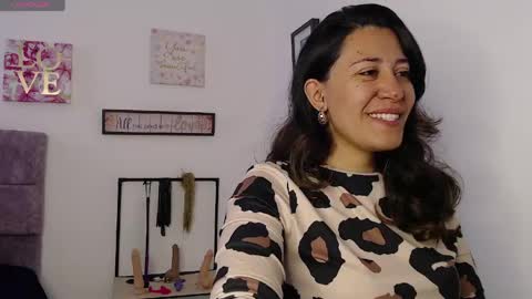 Snapshot of violeta_scott_ chatting on 04/13/26, 01:05 violeta_scott_ online show from 04/13/26, 01:05