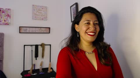Snapshot of violeta_scott_ chatting on 05/01/26, 01:16 violeta_scott_ online show from 05/01/26, 01:16