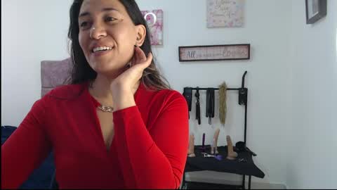 Snapshot of violeta_scott_ chatting on 05/16/26, 01:54 violeta_scott_ online show from 05/16/26, 01:54