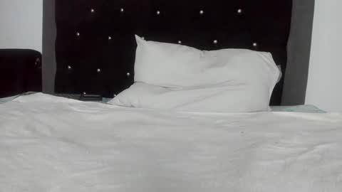 Snapshot of violetadumsper chatting on 03/12/25, 09:44 VioletaDums online show from 03/12/25, 09:44