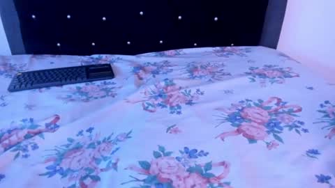 Snapshot of violetadumsper chatting on 10/05/25, 03:27 VioletaDums online show from 10/05/25, 03:27