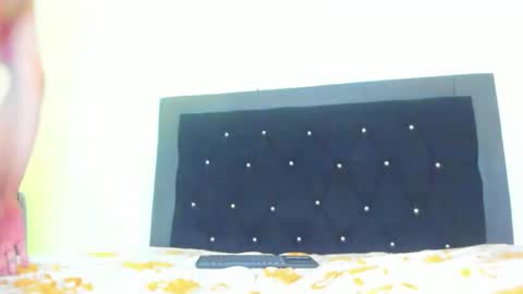 Snapshot of violetadumsper chatting on 11/21/25, 05:06 VioletaDums online show from 11/21/25, 05:06