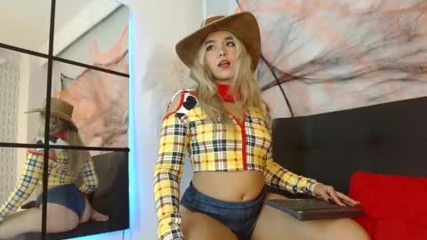 Violeta online show from 10/31/25, 12:17