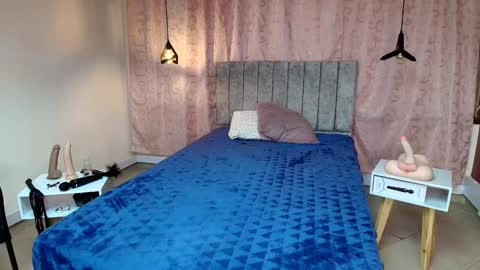 VIOLETA online show from 12/17/24, 12:43