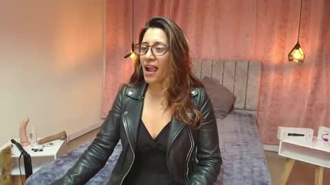 VIOLETA online show from 02/19/25, 01:17