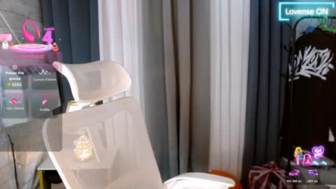 violet online show from 03/29/26, 01:38