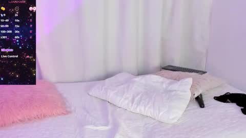 Snapshot of violetasotter chatting on 03/08/25, 03:24 Violeta online show from 03/08/25, 03:24