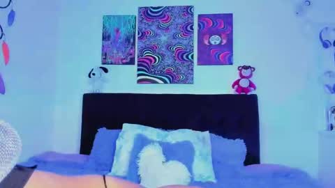 Snapshot of violetbunnyy1 chatting on 01/29/25, 04:26 Violet online show from 01/29/25, 04:26