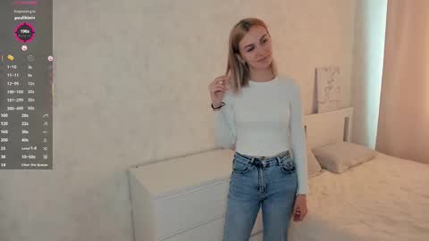 Mia online show from 10/18/25, 03:20