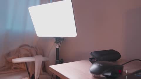 violeth___ online show from 10/22/25, 11:43