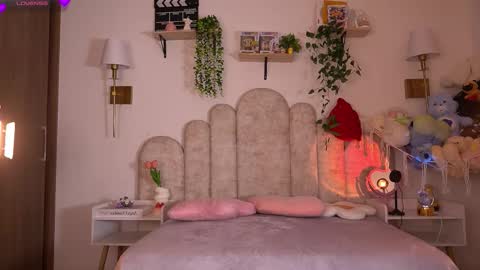 violeth___ online show from 02/13/26, 01:07