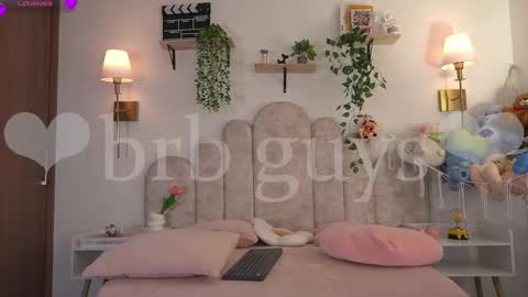 violeth___ online show from 03/27/26, 01:00